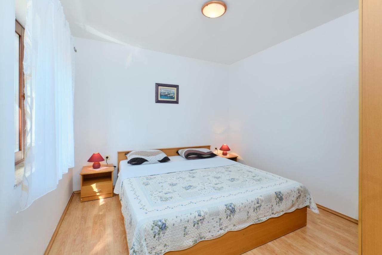 Apartments With A Parking Space Cunski, Losinj - 7867 Exterior photo