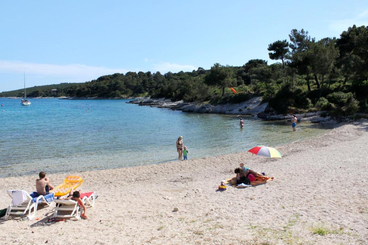 Apartments With A Parking Space Cunski, Losinj - 7867 Exterior photo