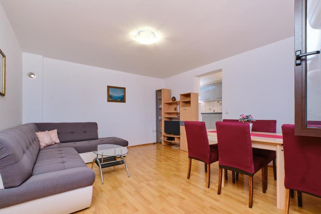 Apartments With A Parking Space Cunski, Losinj - 7867 Exterior photo