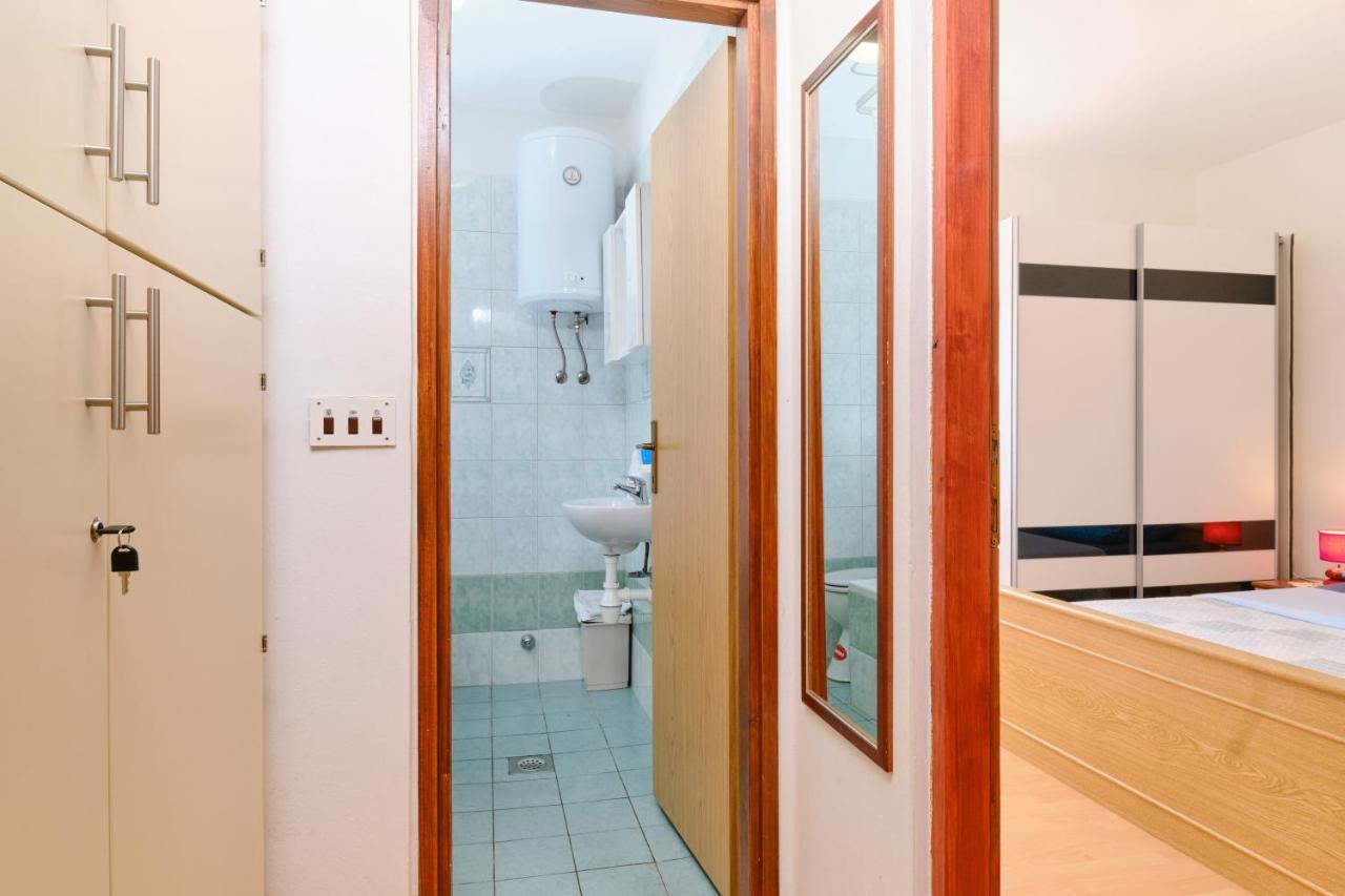 Apartments With A Parking Space Cunski, Losinj - 7867 Exterior photo